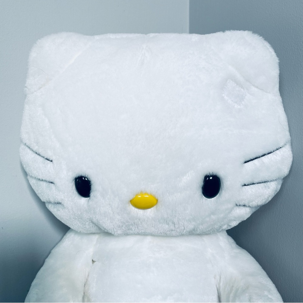 Build-A-Bear Workshop Hello Kitty Plush – Sanrio (2010) - Picture 7 of 12